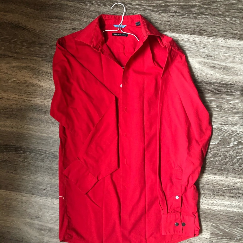 VanHeusen Red casual button up